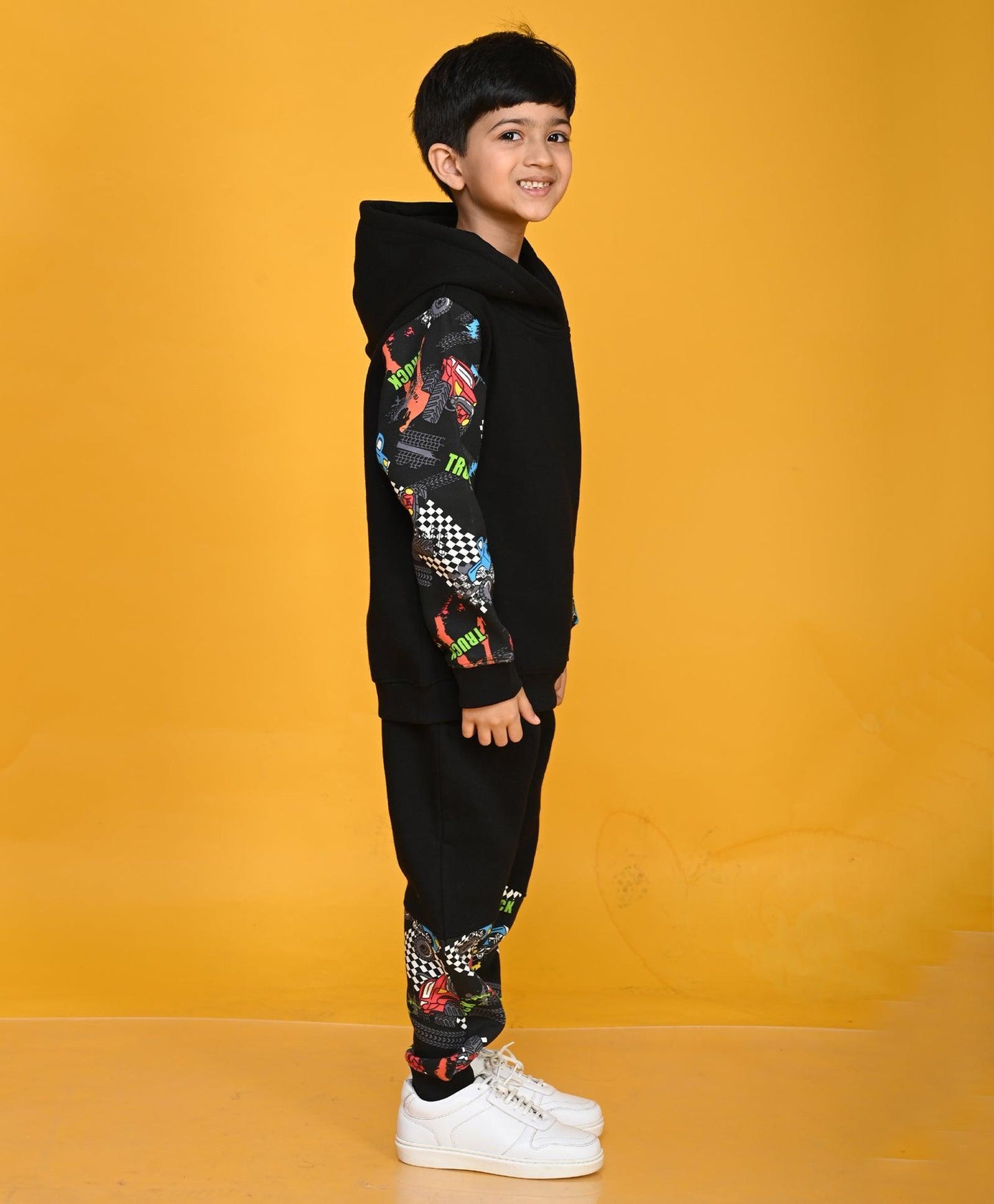 TRUCK BLACK COLOR BLOCK BOYS HOODIE JOGGER SET - BLACK - Anthrilo
