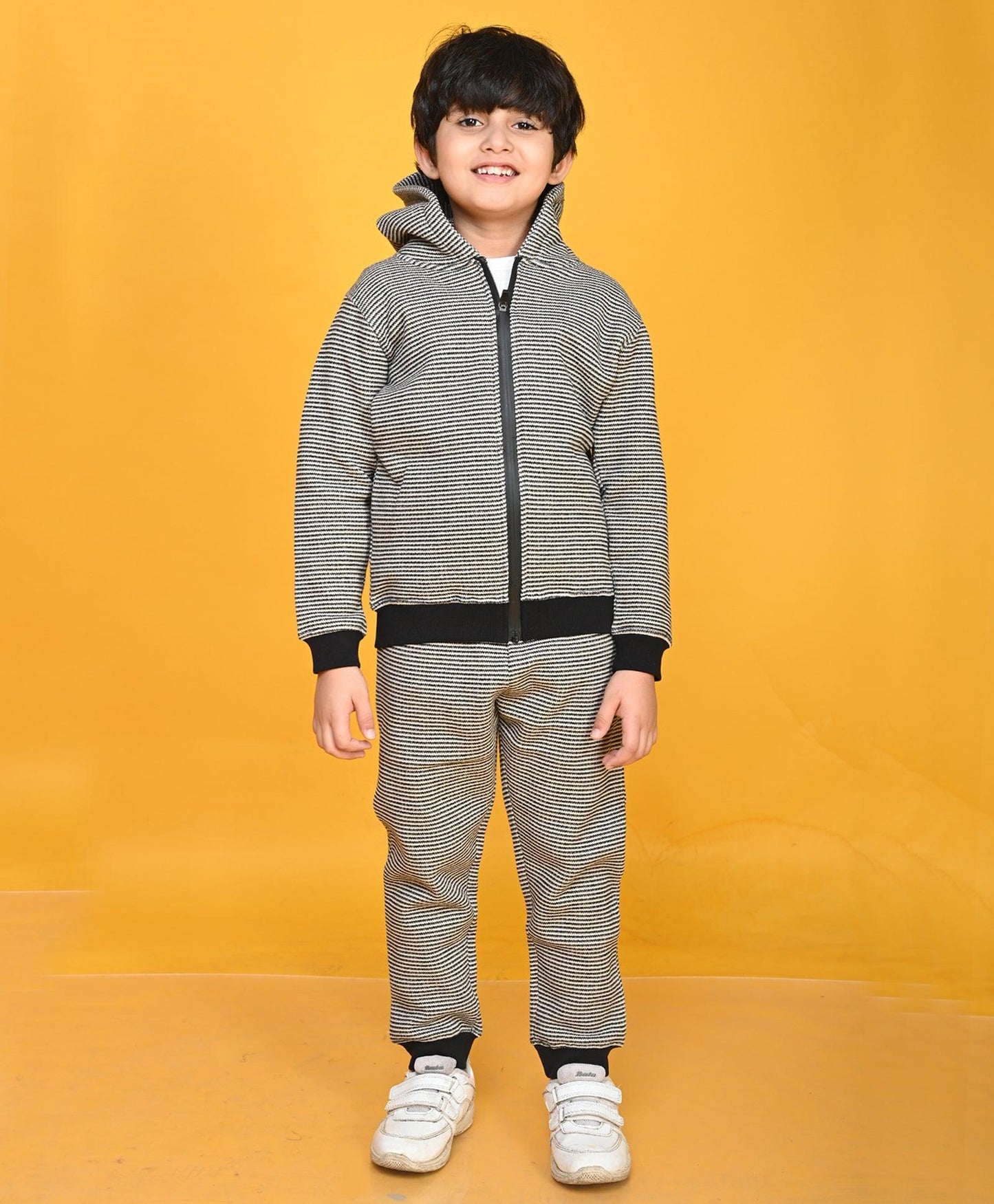 BLACK BEIGE KNITTED BOYS FLEECE JOGGER - BLACK