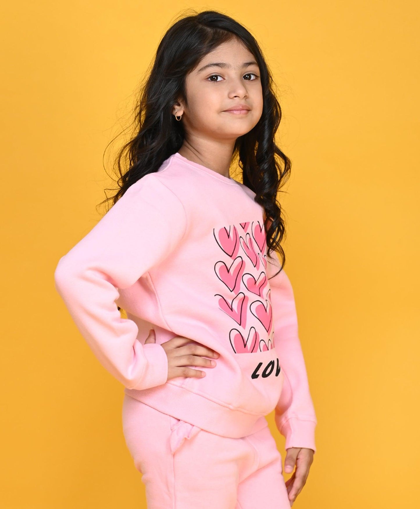 HEART BLACK GIRLS FLEECE SWEATSHIRT - PINK - Anthrilo
