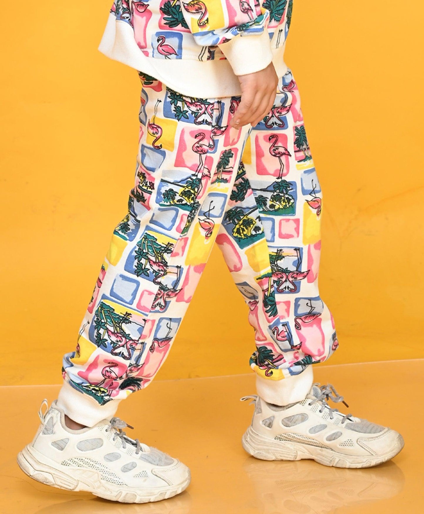 FLAMINGO NEW GIRLS FLEECE JOGGER - WHITE - Anthrilo