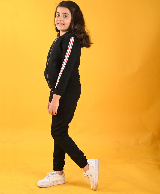 BLACK SIDE TAPE GIRLS FLEECE JOGGER SET - BLACK - Anthrilo
