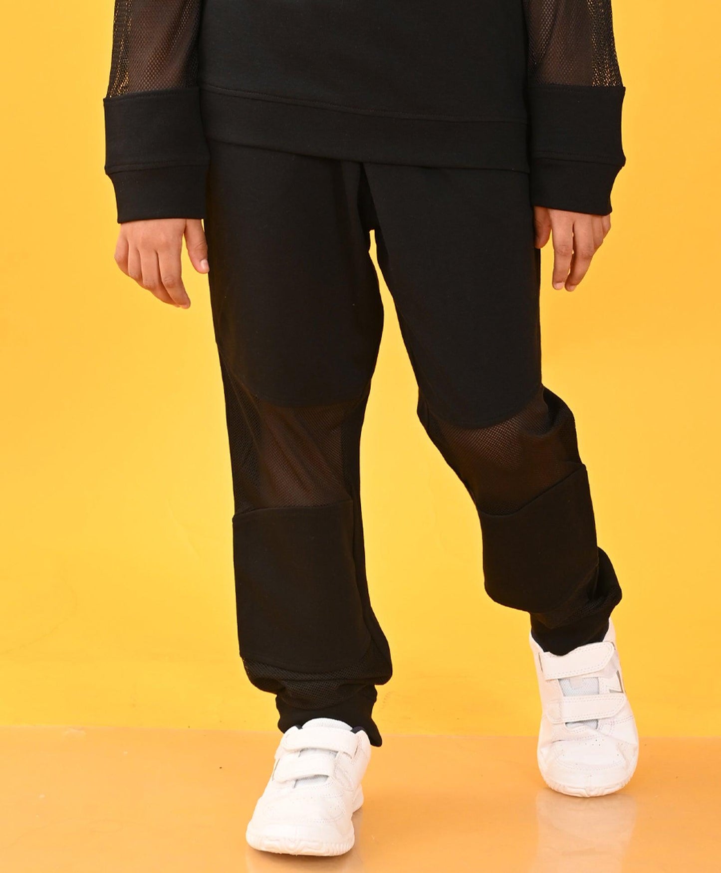 BLACK INTERLOCK NET JOGGER - BLACK
