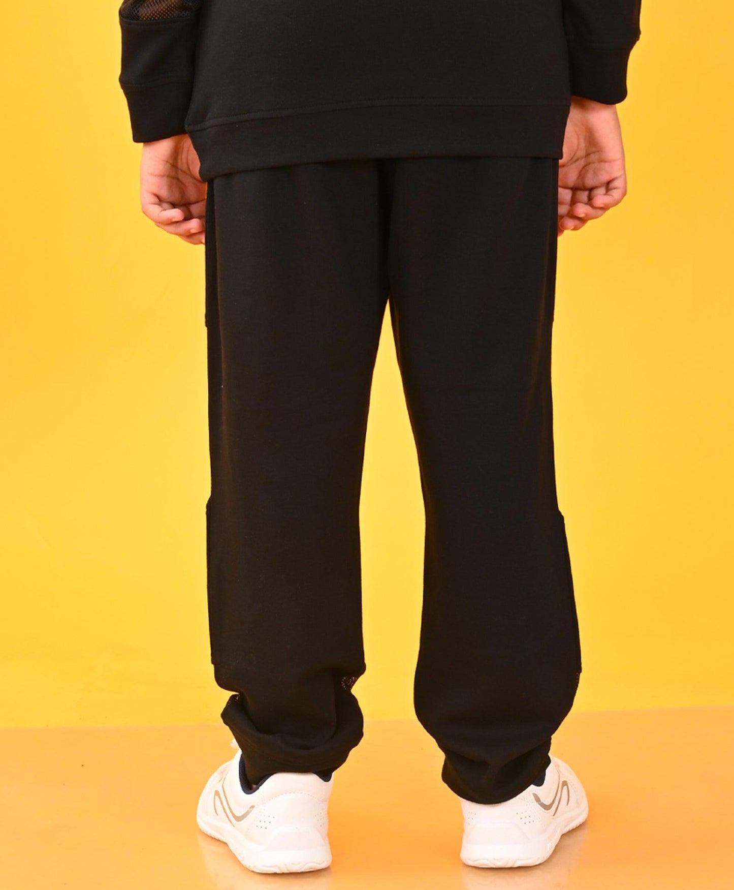 BLACK INTERLOCK NET JOGGER - BLACK