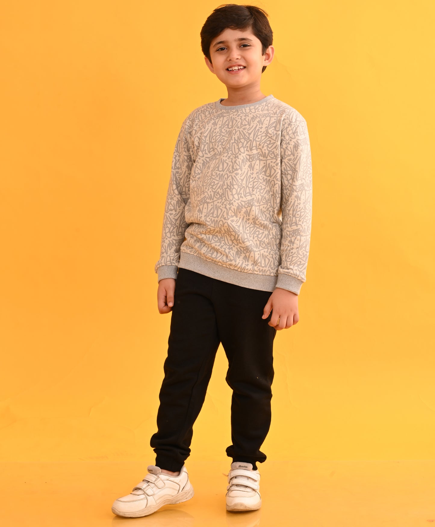 GRAFITTI BEIGE SWEATSHIRT BLACK JOGGER SET - GREY / BLACK