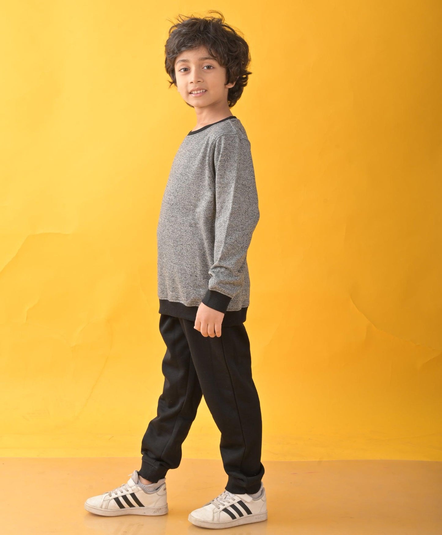 BLACK SPACE DYED SWEATSHIRT BLACK FLEECE JOGGER SET - BLACK - Anthrilo