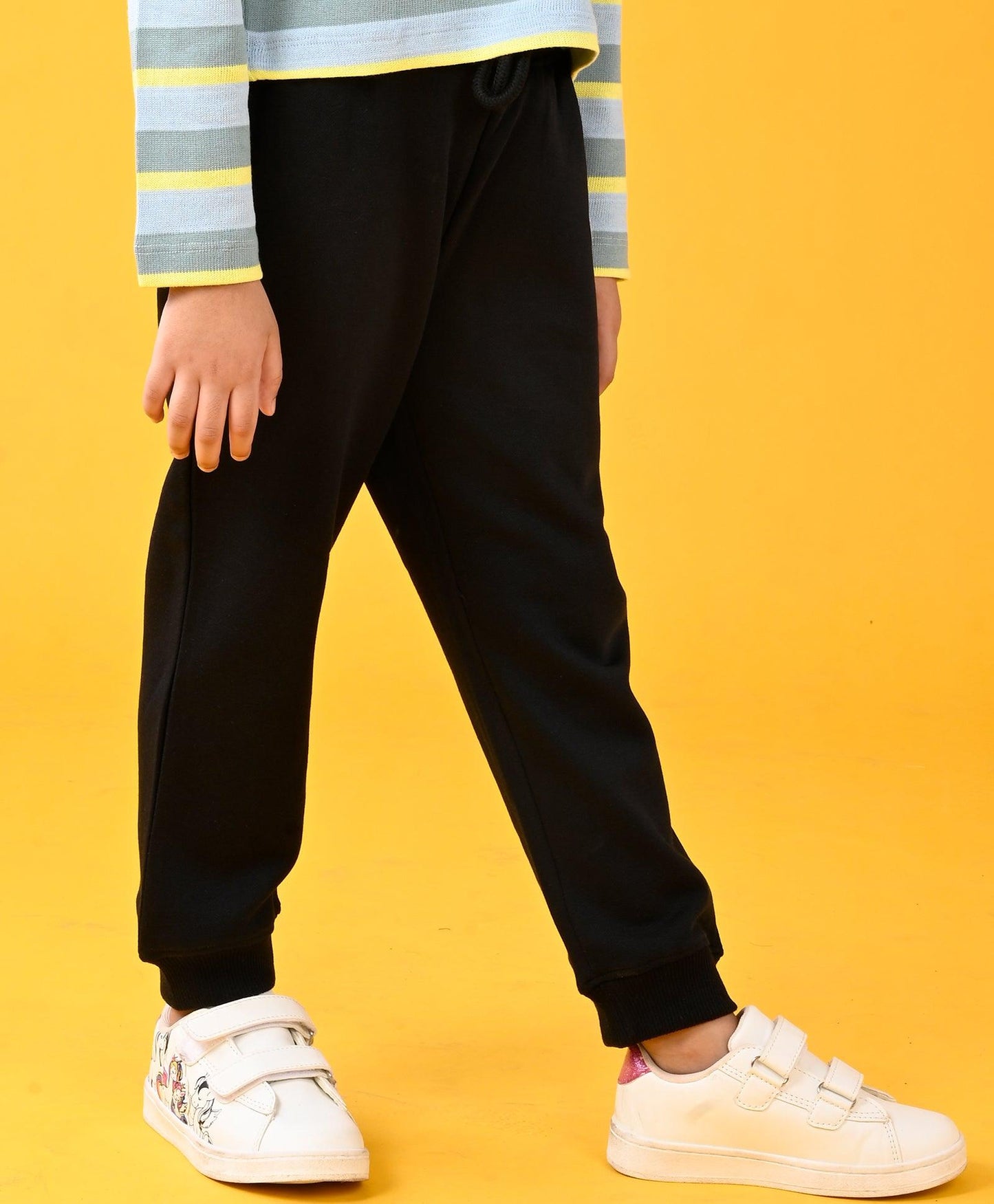 BLACK HEART WARM FLEECE GIRLS JOGGER - BLACK