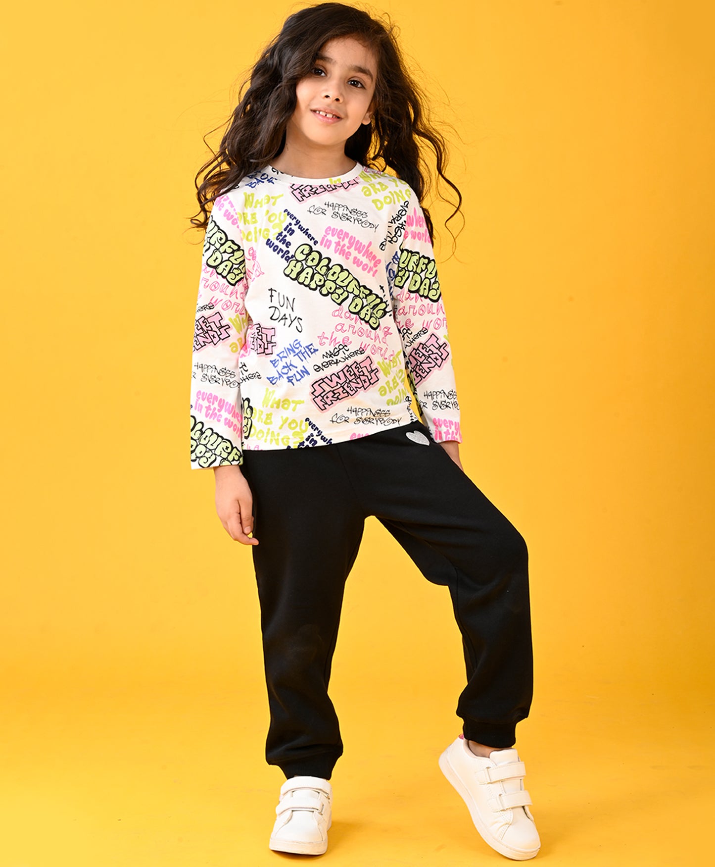 COLORFUL HAPPINESS T-SHIRT AND BLACK HEART WARM FLEECE JOGGER SET - WHITE/BLACK