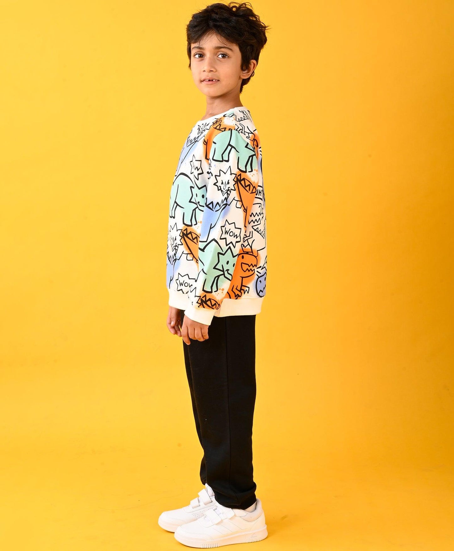 DINOSAUR WOW SWEATSHIRT AND BLACK FLEECE JOGGER SET - WHITE/BLACK