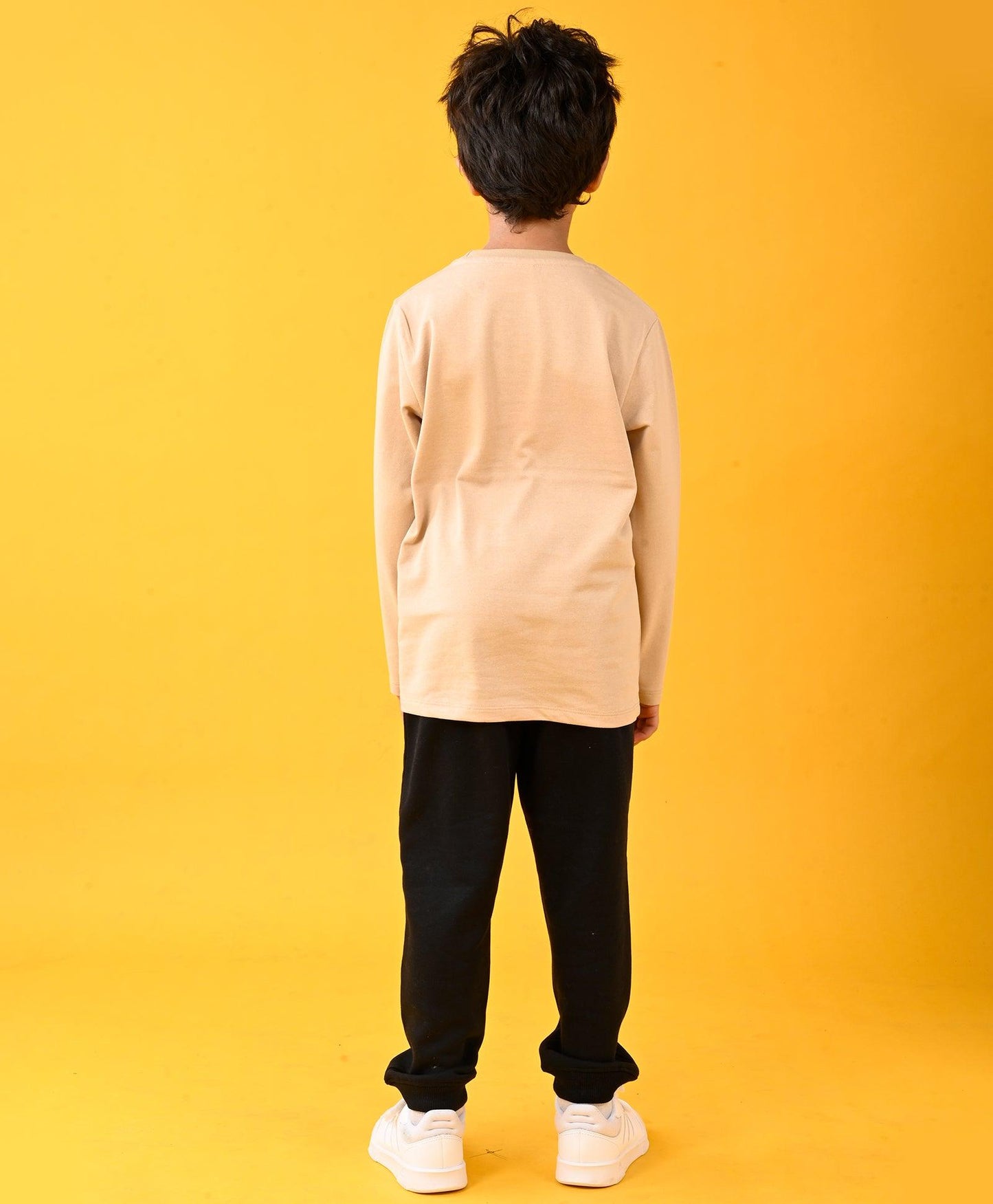 GAMER BEIGE T-SHIRT AND WARM FLEECE BLACK JOGGER SET - BEIGE / BLACK