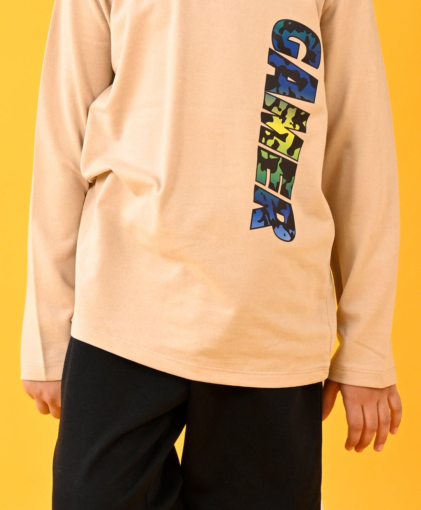 GAMER BEIGE T-SHIRT AND WARM FLEECE BLACK JOGGER SET - BEIGE / BLACK