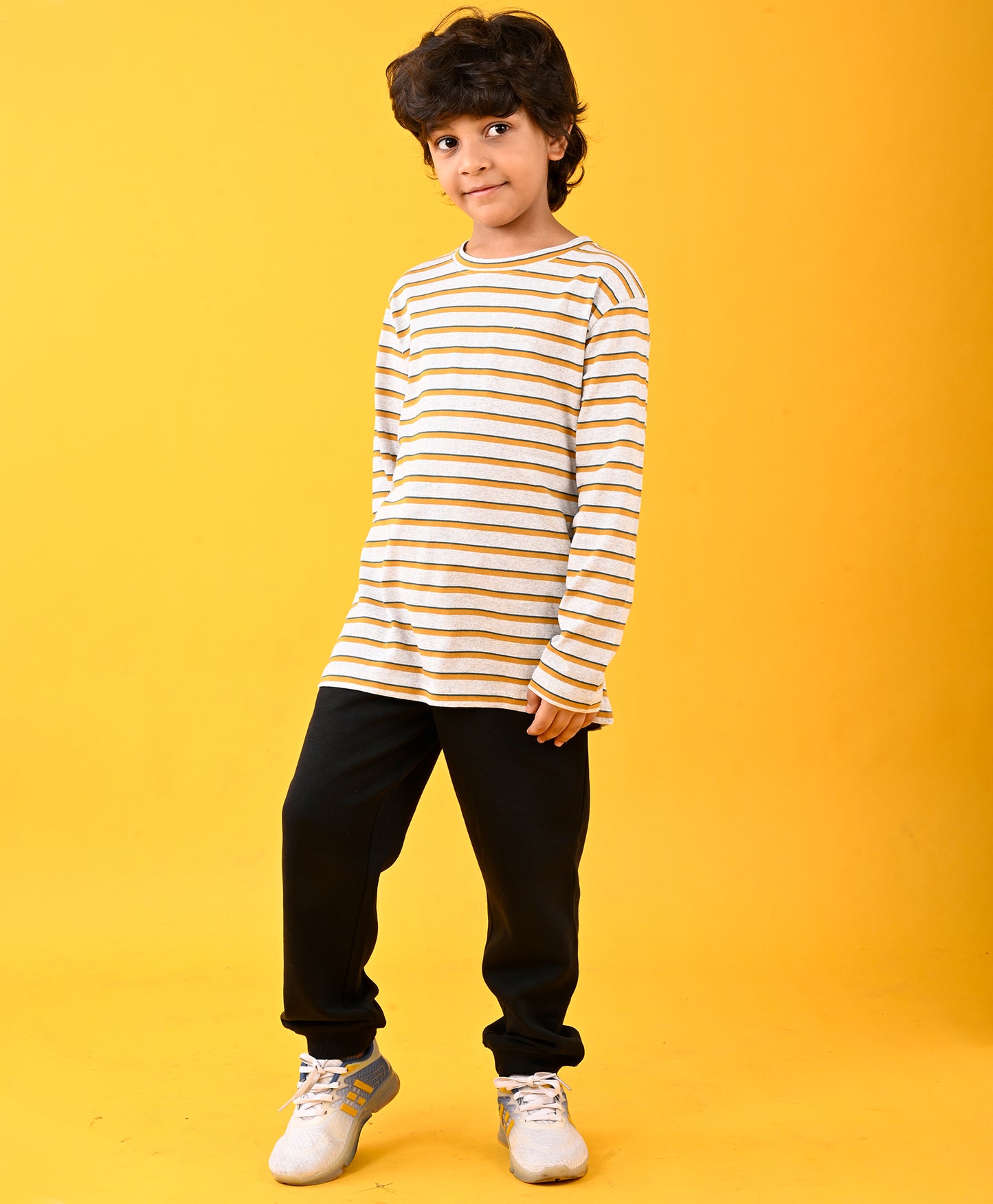 GREY YELLOW STRIPED LONG SLEEVES T-SHIRT AND BLACK WARM FLEECE JOGGER SET - GREY/BLACK