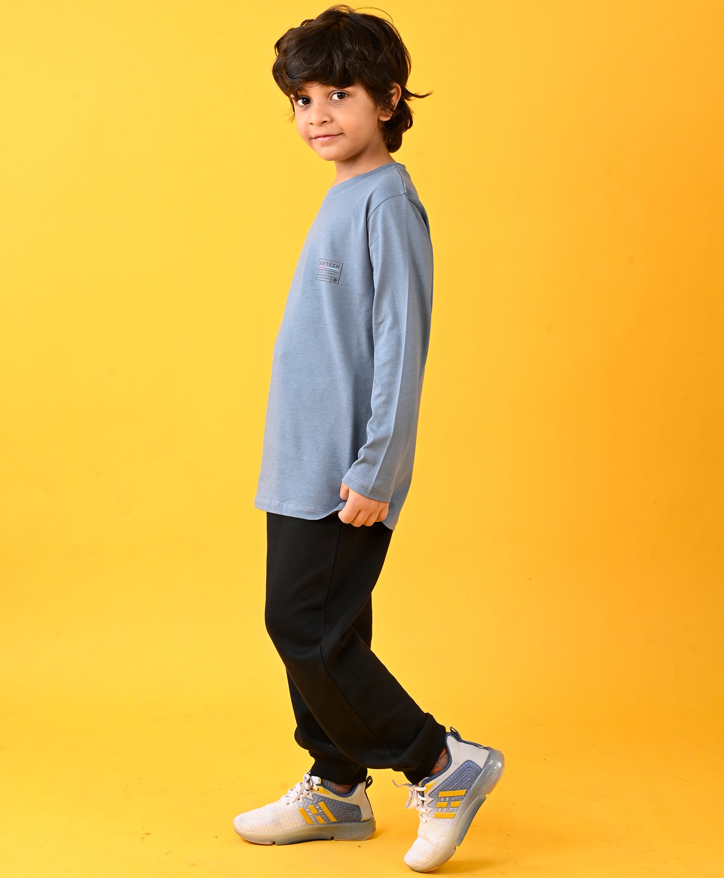 XPLR TECH GREY TSHIRT AND BLACK FLEECE JOGGER SET - GREY/BLACK