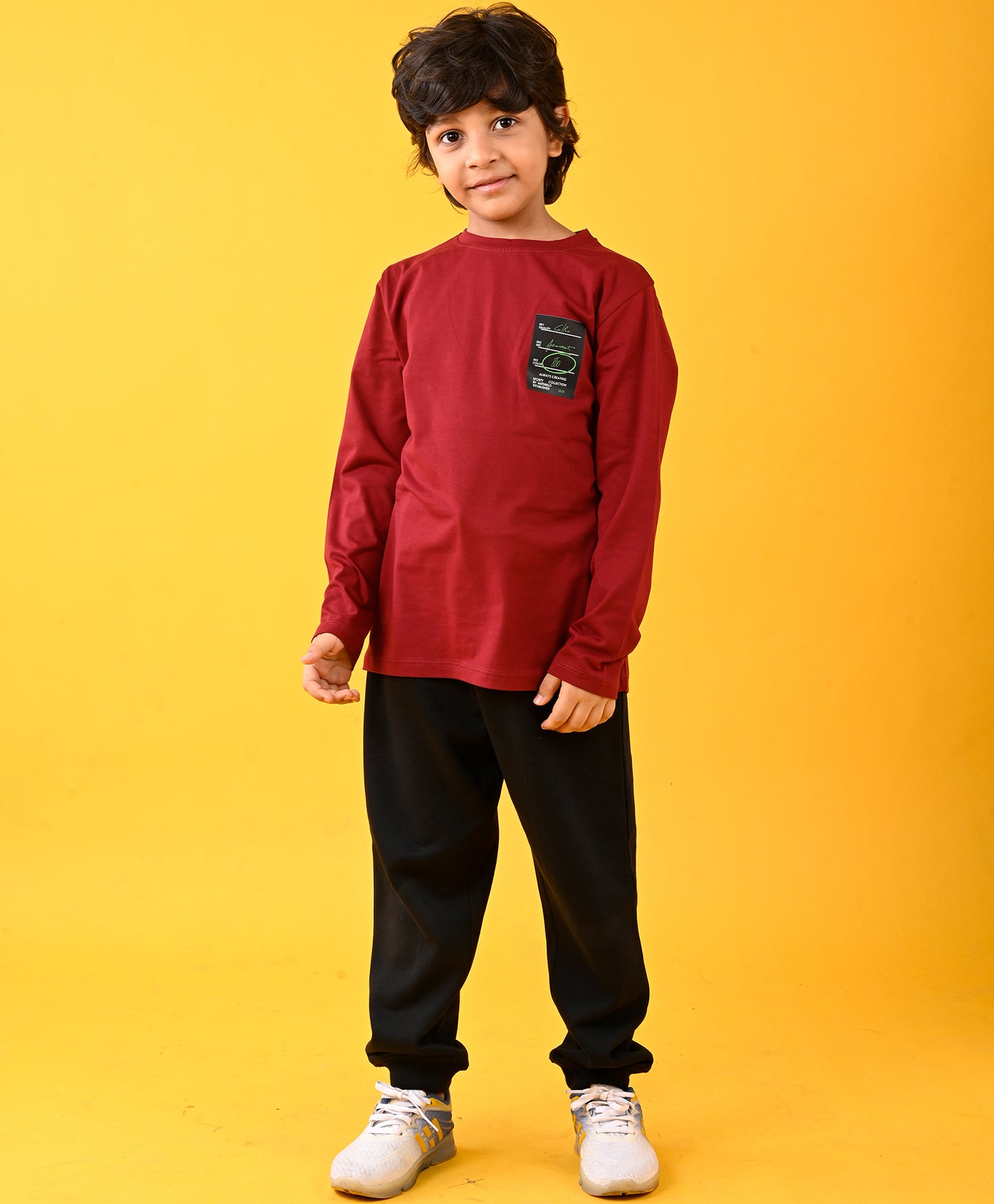 SPORTY COLLECTION DEEP RED TSHIRT AND BLACK FLEECE JOGGER SET - RED/BLACK