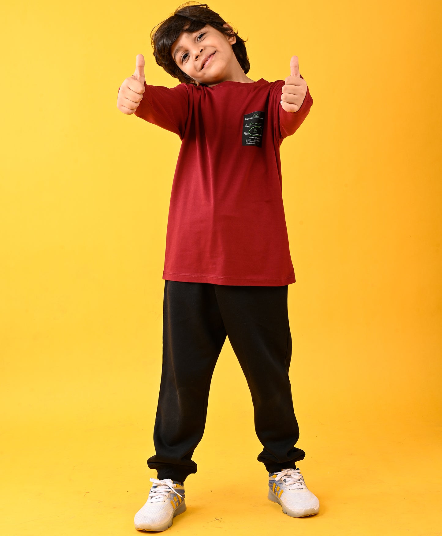 SPORTY COLLECTION DEEP RED TSHIRT AND BLACK FLEECE JOGGER SET - RED/BLACK