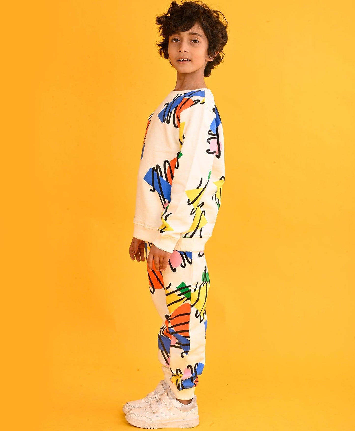 SHAPES BOYS FLEECE SWEATSHIRT JOGGER SET - WHITE