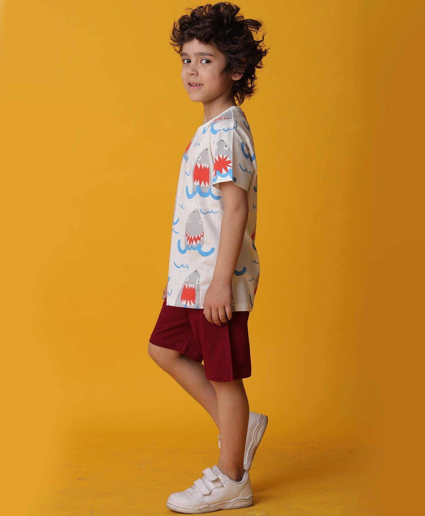 SHARK RED BOYS SHORTS SET - WHITE/RED