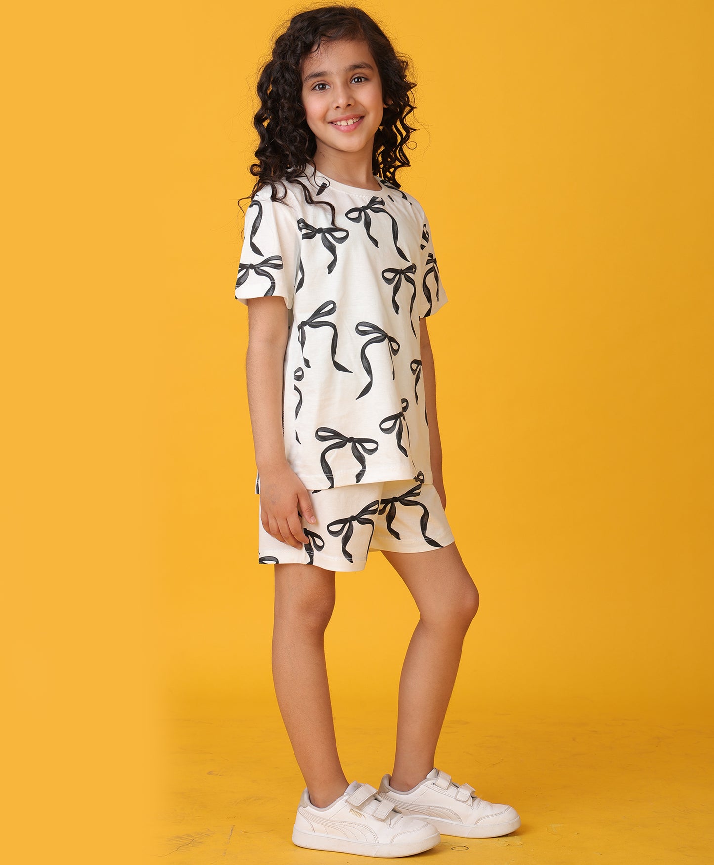 PRETTY BLACK BOW SHORTS SET - WHITE
