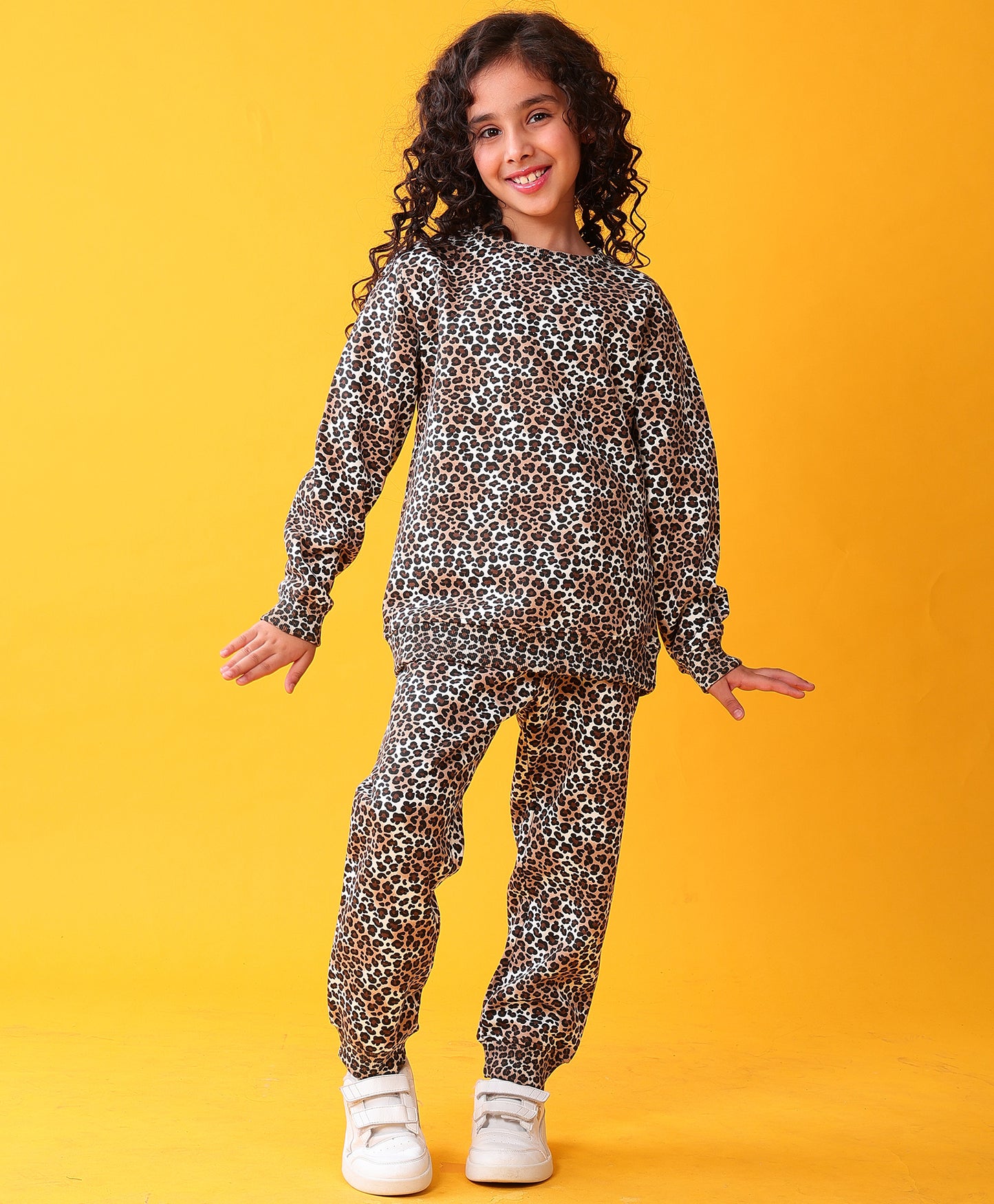LEOPARD FLEECE GIRLS SWEATSHIRT JOGGER SET - BROWN