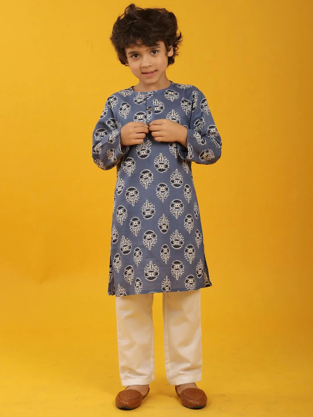 GREY BLUE FLORAL PRINT PURE COTTON KURTA PYJAMA SET - BLUE