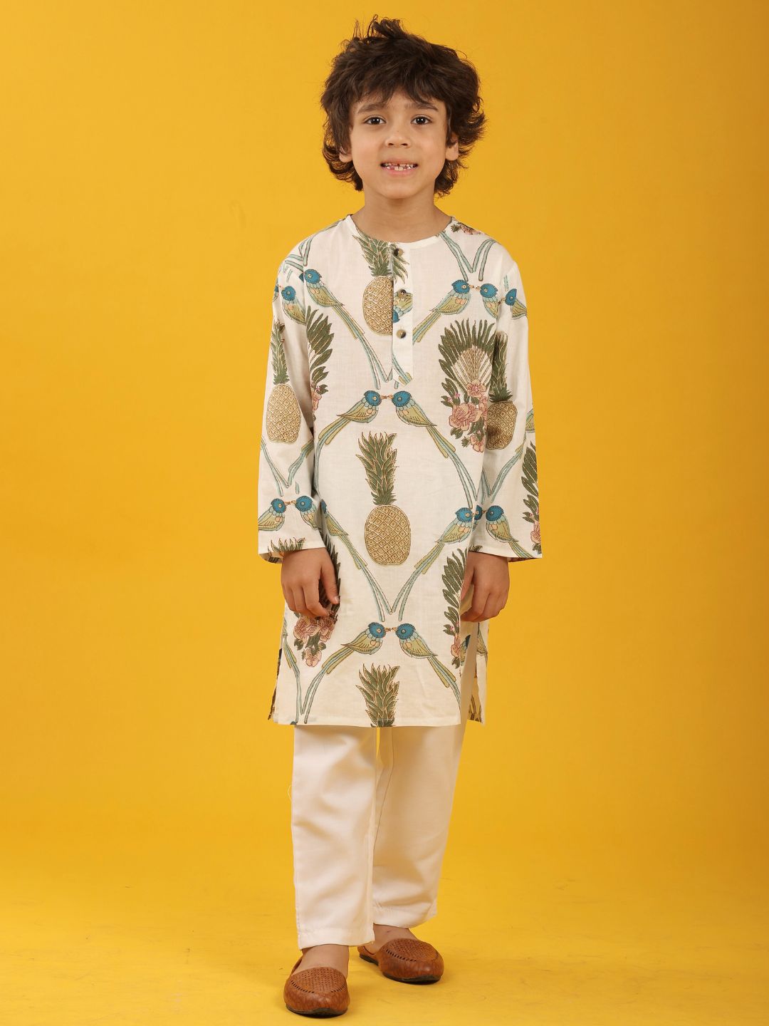 PINEAPPLE PRINT PURE COTTON KURTA PYJAMA SET - WHITE