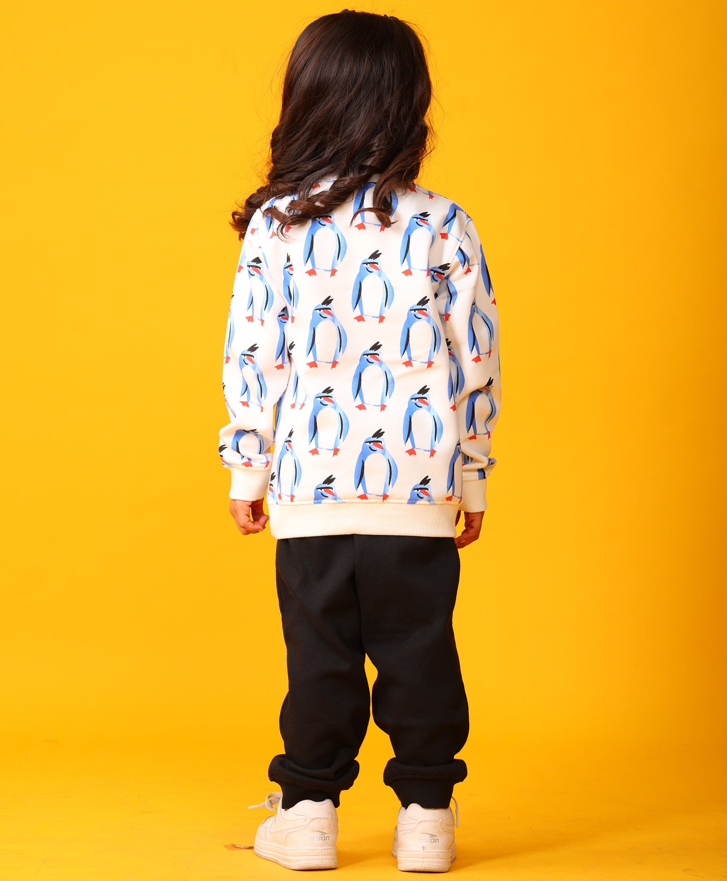 PENGUIN FLEECE GIRLS SWEATSHIRT BLACK JOGGER SET - WHITE/BLACK