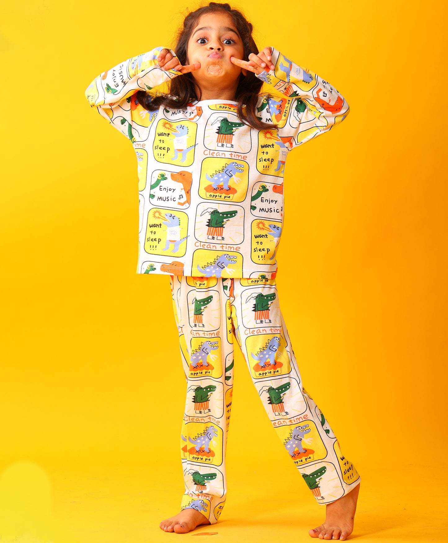 DINOSAUR STAMP GILRS LONG SLEEVE PYJAMA SET - WHITE