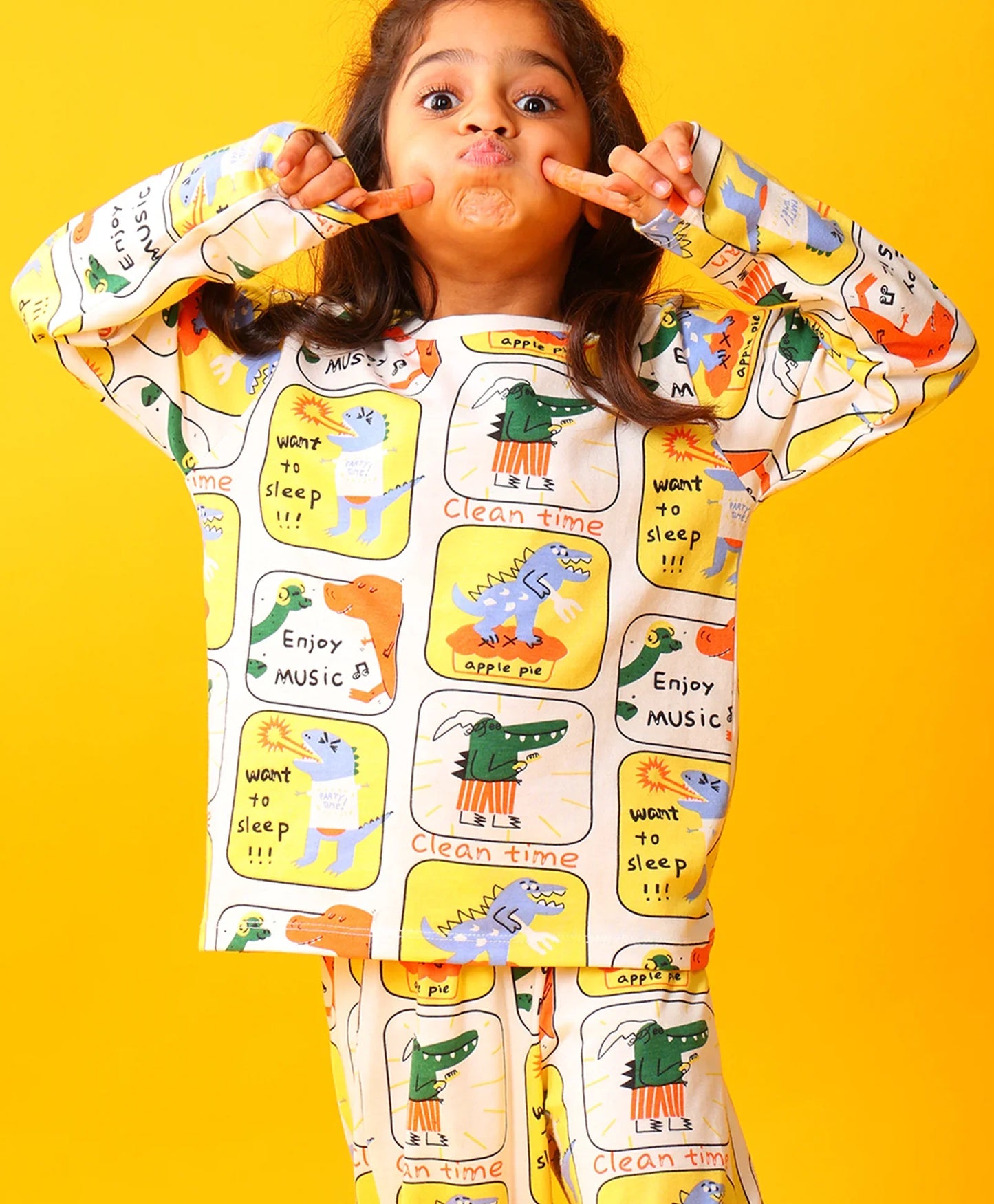 DINOSAUR STAMP GILRS LONG SLEEVE PYJAMA SET - WHITE