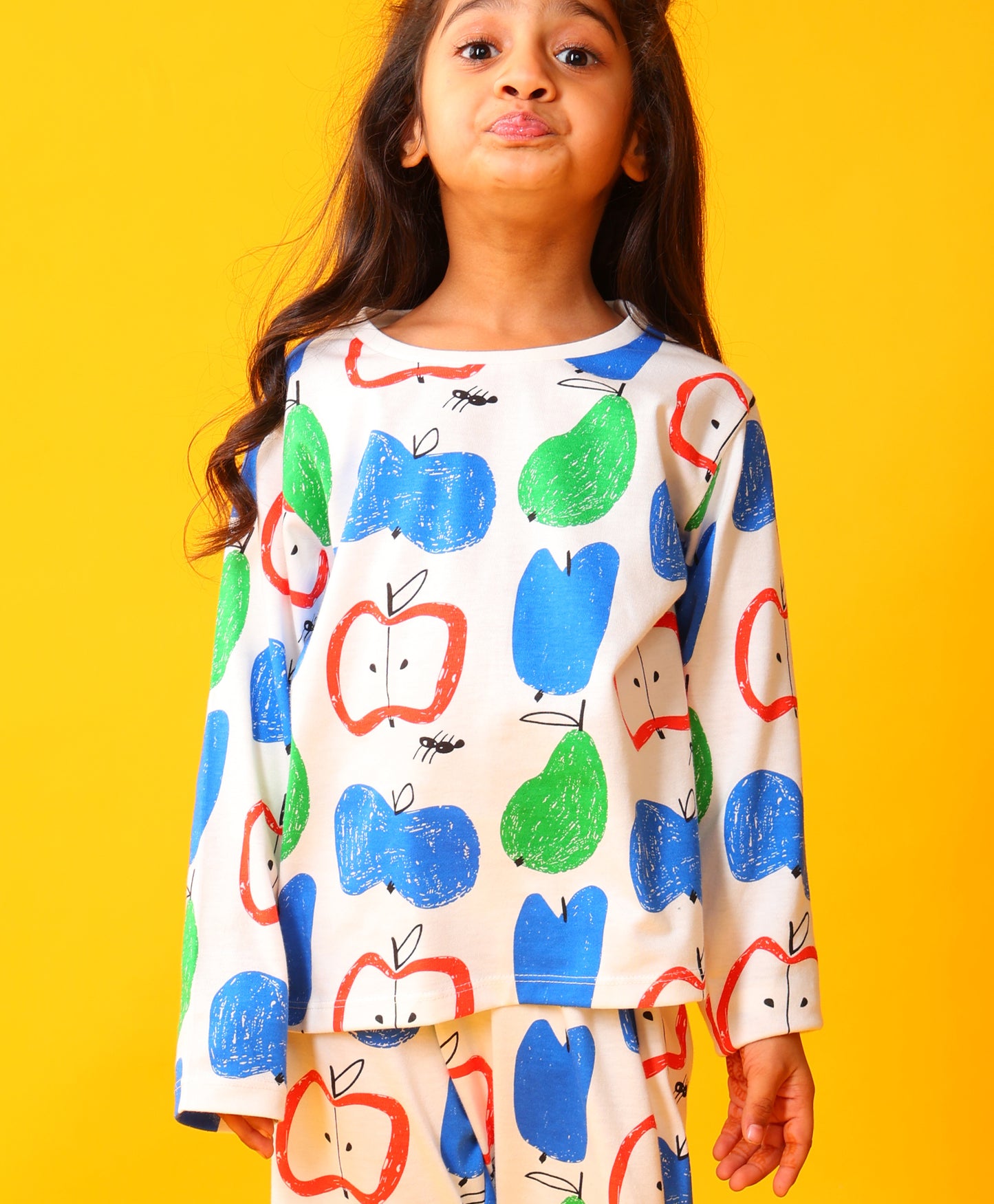 APPLE PEAR GIRLS LONG SLEEVE PYJAMA SET - WHITE