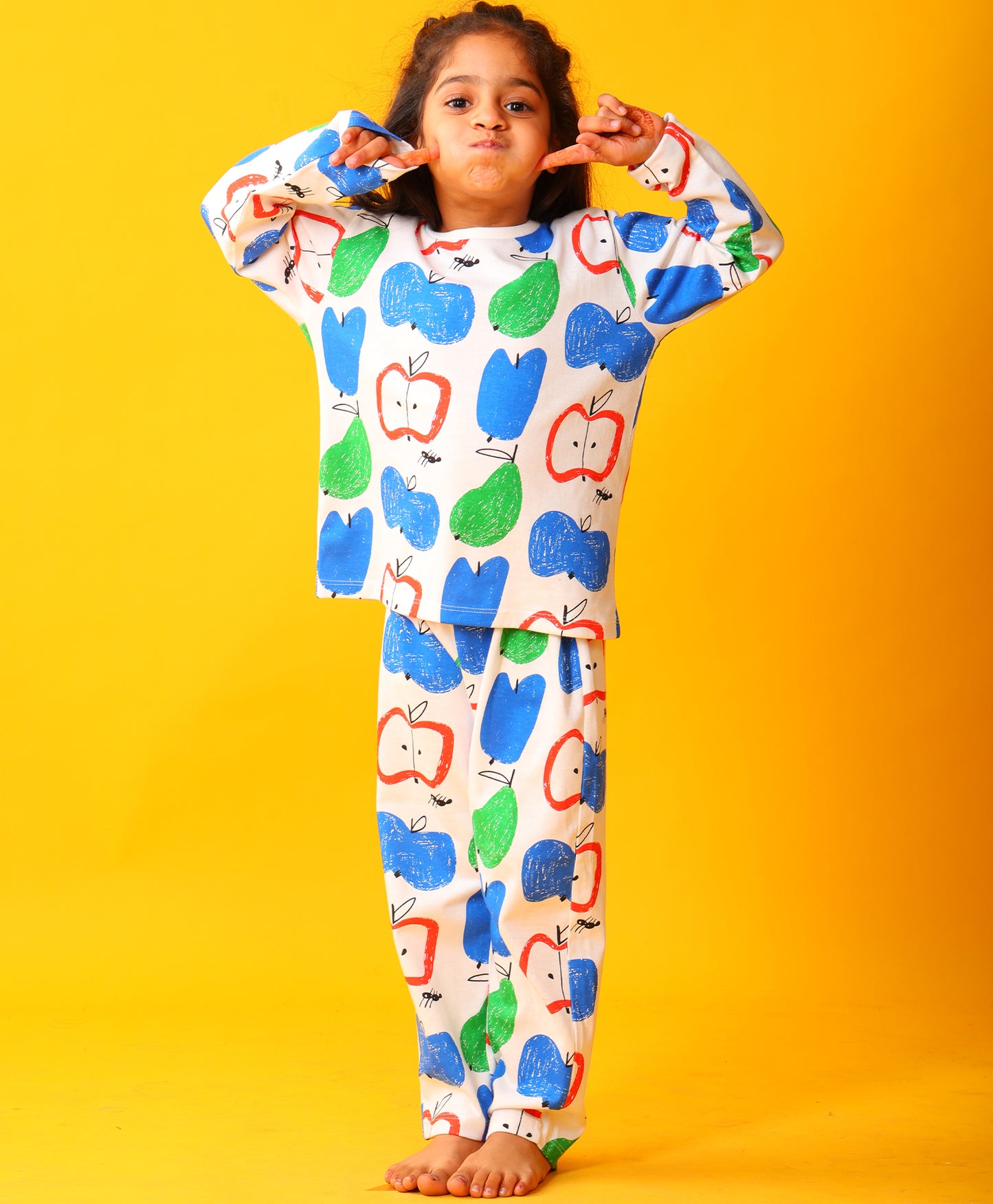 APPLE PEAR GIRLS LONG SLEEVE PYJAMA SET - WHITE