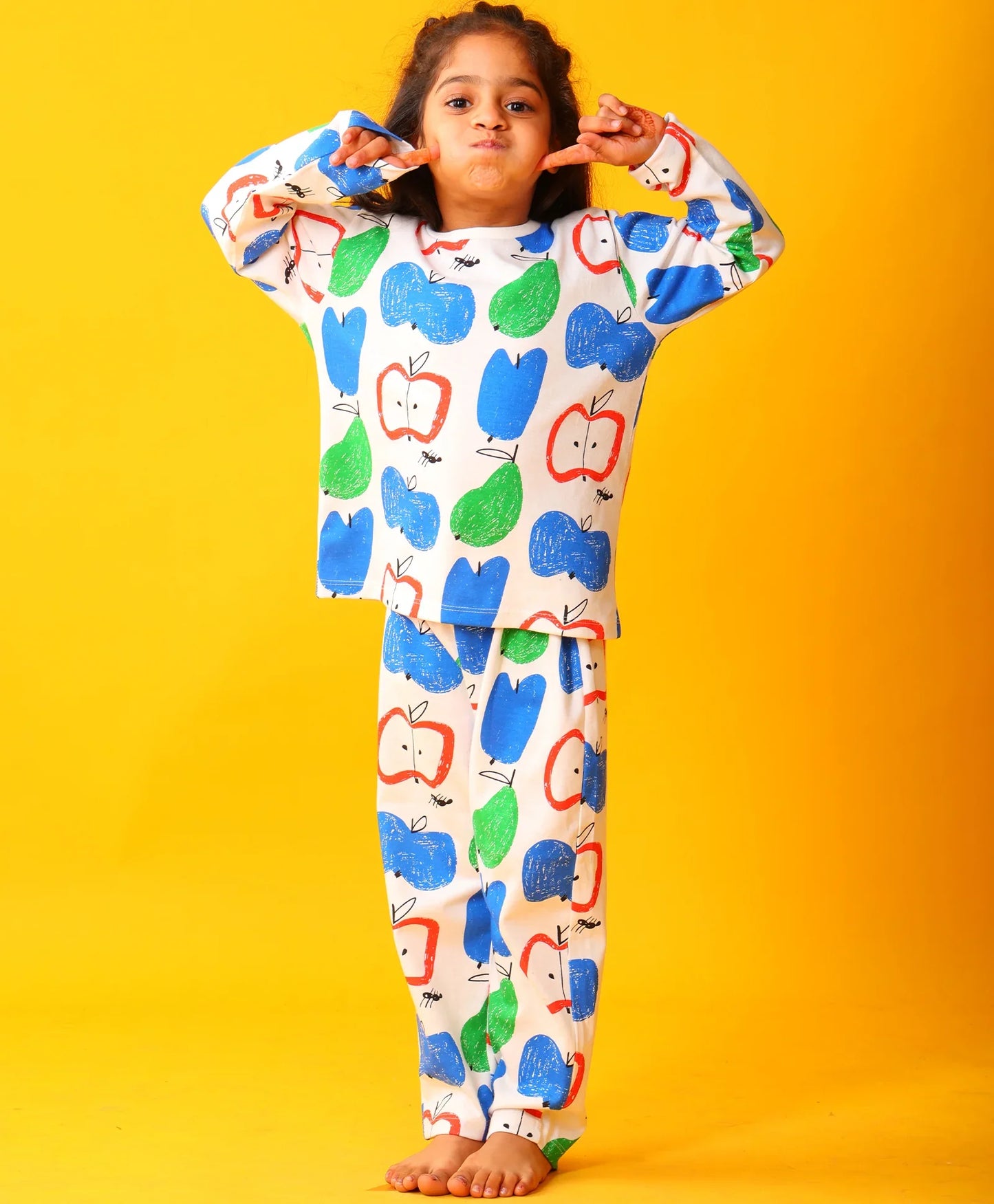 APPLE PEAR GIRLS LONG SLEEVE PYJAMA SET - WHITE