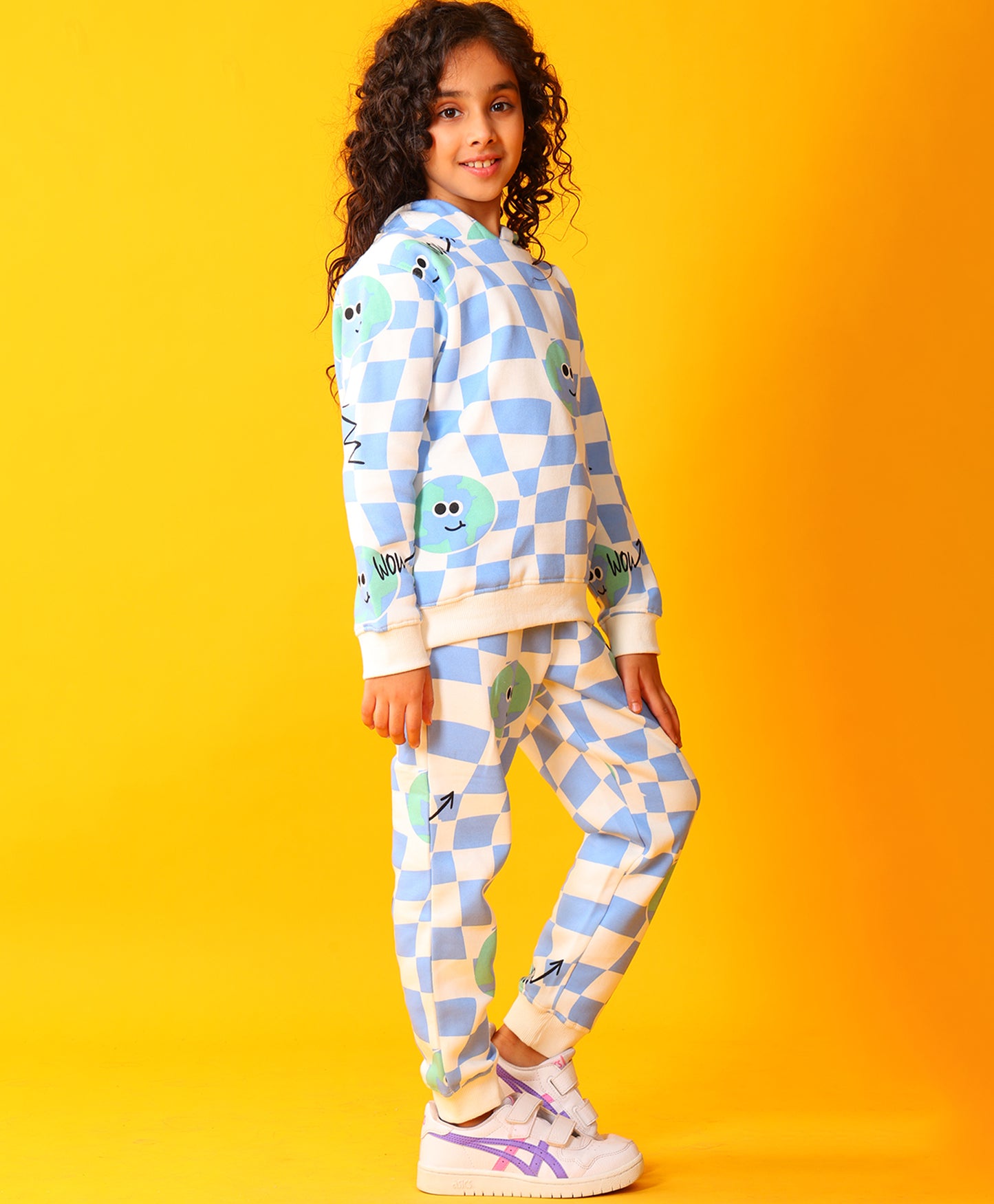 GLOBE CHECK GIRLS FLEECE HOODIE JOGGER SET - BLUE