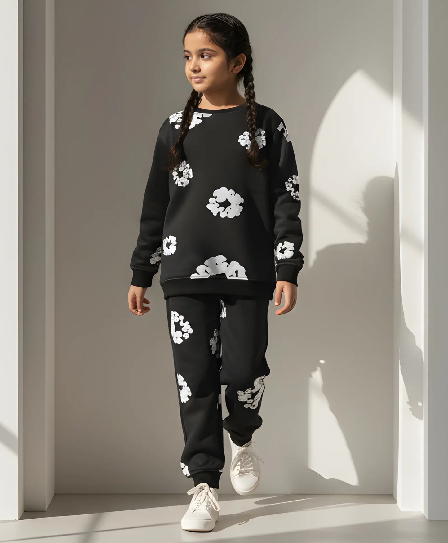 POP BLACK & WHITE GIRLS FLEECE SWEATSHIRT JOGGER WINTER SET - BLACK
