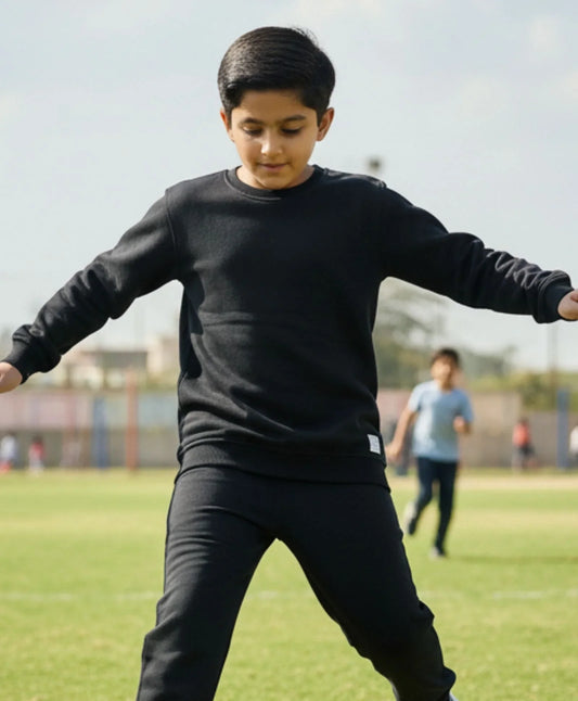 REBEL ESSENTIALS BOYS FLEECE SWEATSHIRT - BLACK