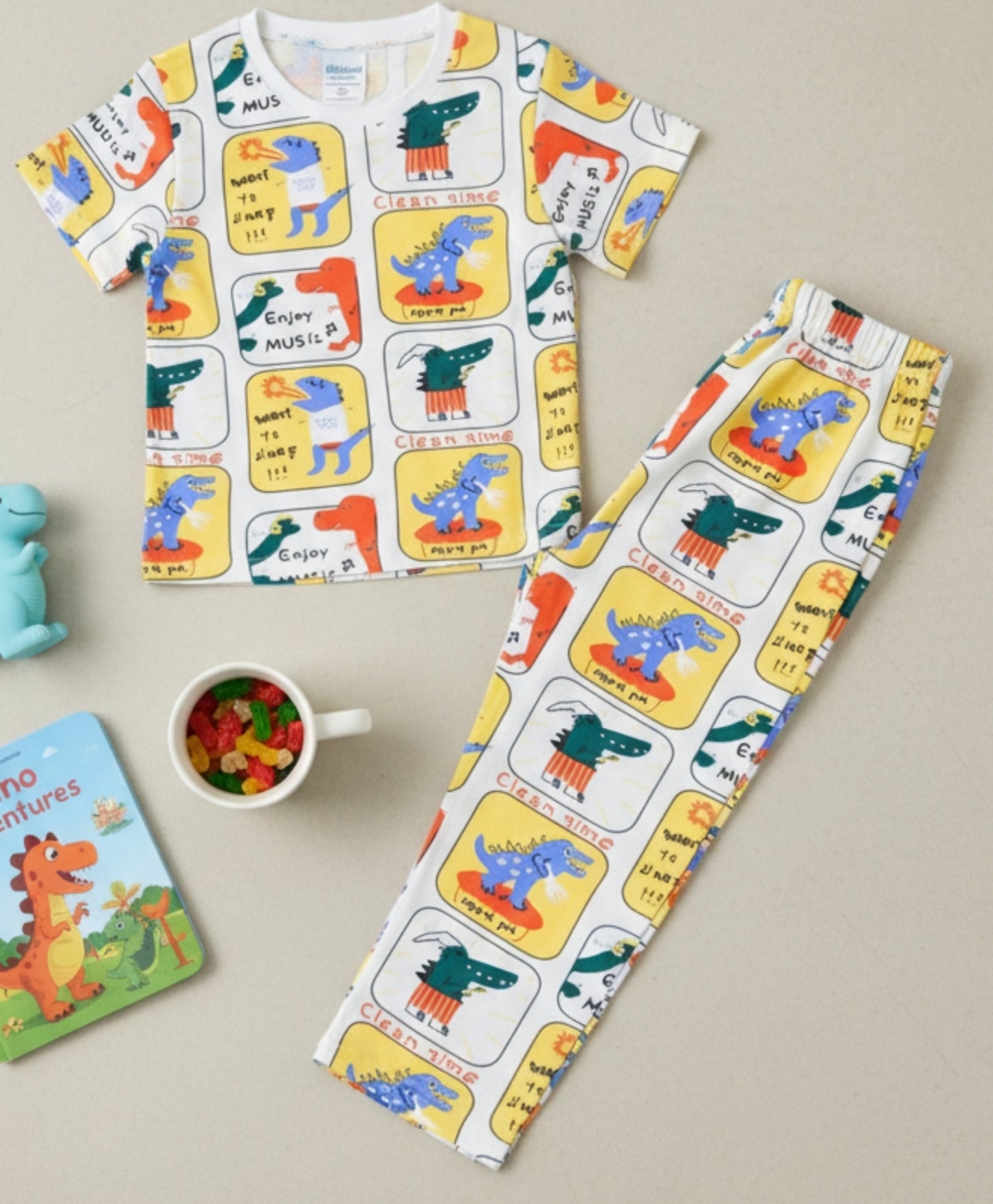 DINOSAUR STAMP SHORT SLEEVE PYJAMA SET - WHITE