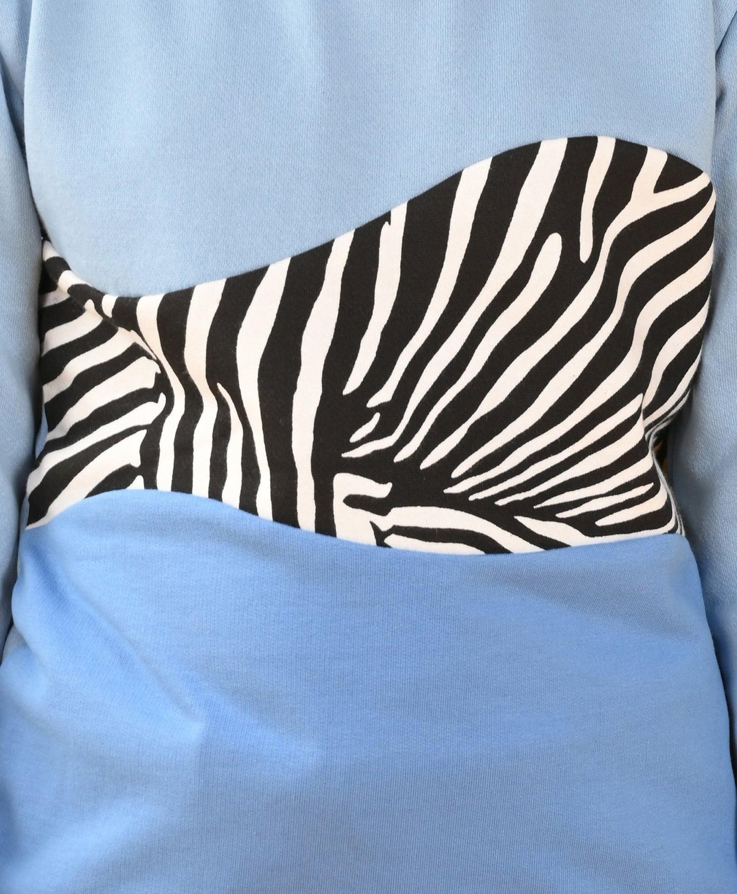 SKY ZEBRA COLOR BLOCK FLEECE GIRLS SWEATSHIRT - BLUE