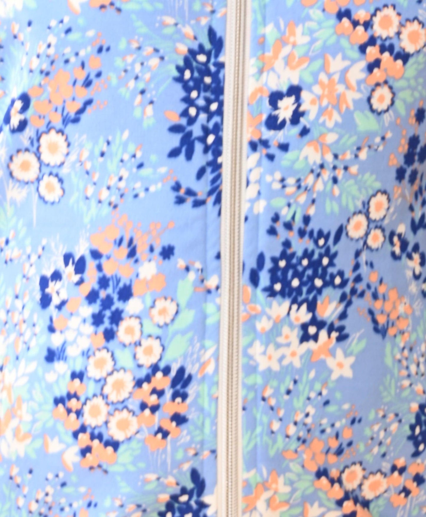 PRETTY BLUE FLOWERS FLEECE SWEATSHIRT ECRU JOGGER SET - BLUE / ECRU