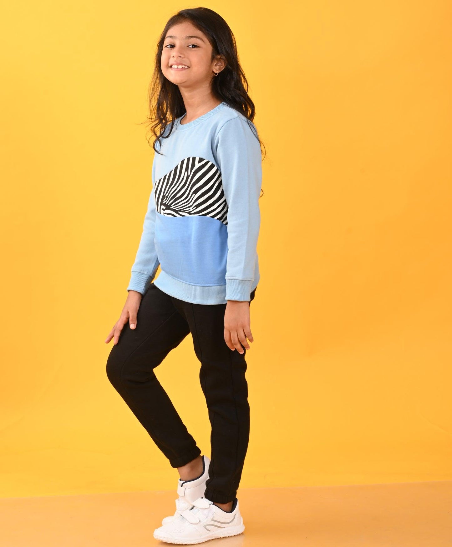 SKY ZEBRA SWEATSHIRT BLACK FLEECE JOGGER SET - BLUE / BLACK