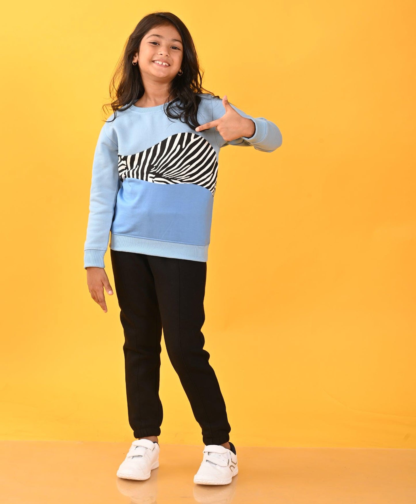 SKY ZEBRA SWEATSHIRT BLACK FLEECE JOGGER SET - BLUE / BLACK
