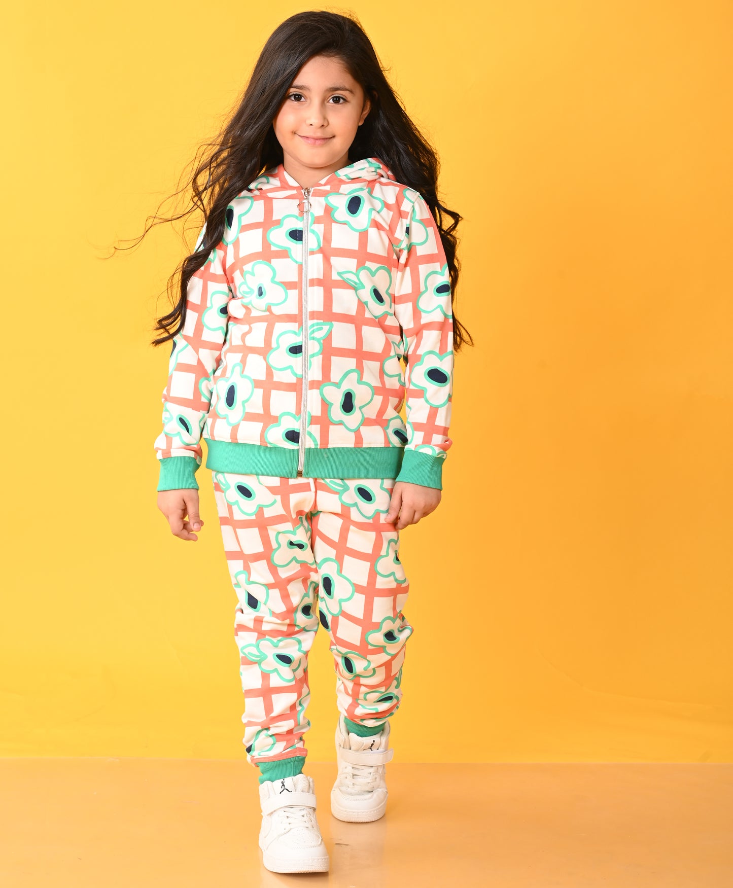 FLORAL CHECK FLEECE ZIPPER JOGGER SET D - WHITE