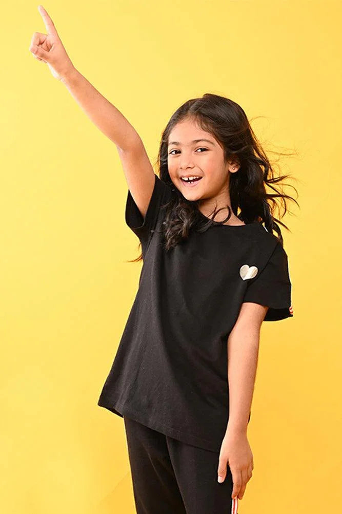 SUMMER BLACK HEART TOP - BLACK - Anthrilo India