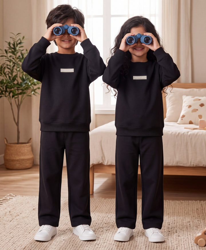 ESSENTIAL BLACK FLEECE SWEATSHIRT JOGGER SET -BLACK