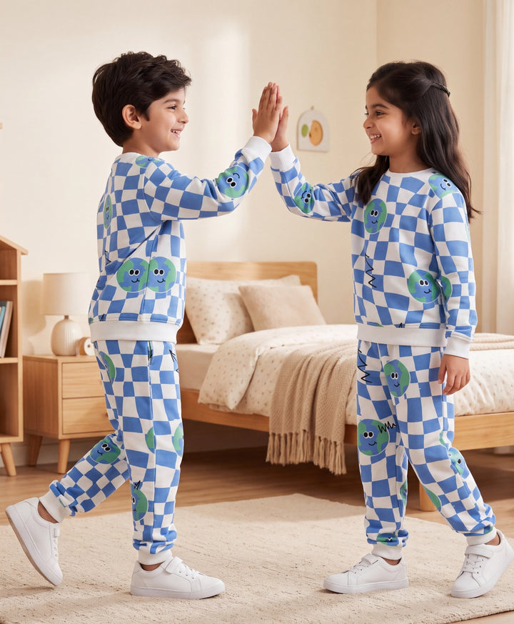 GLOBE CHECK FLEECE SWEATSHIRT JOGGER SET - BLUE