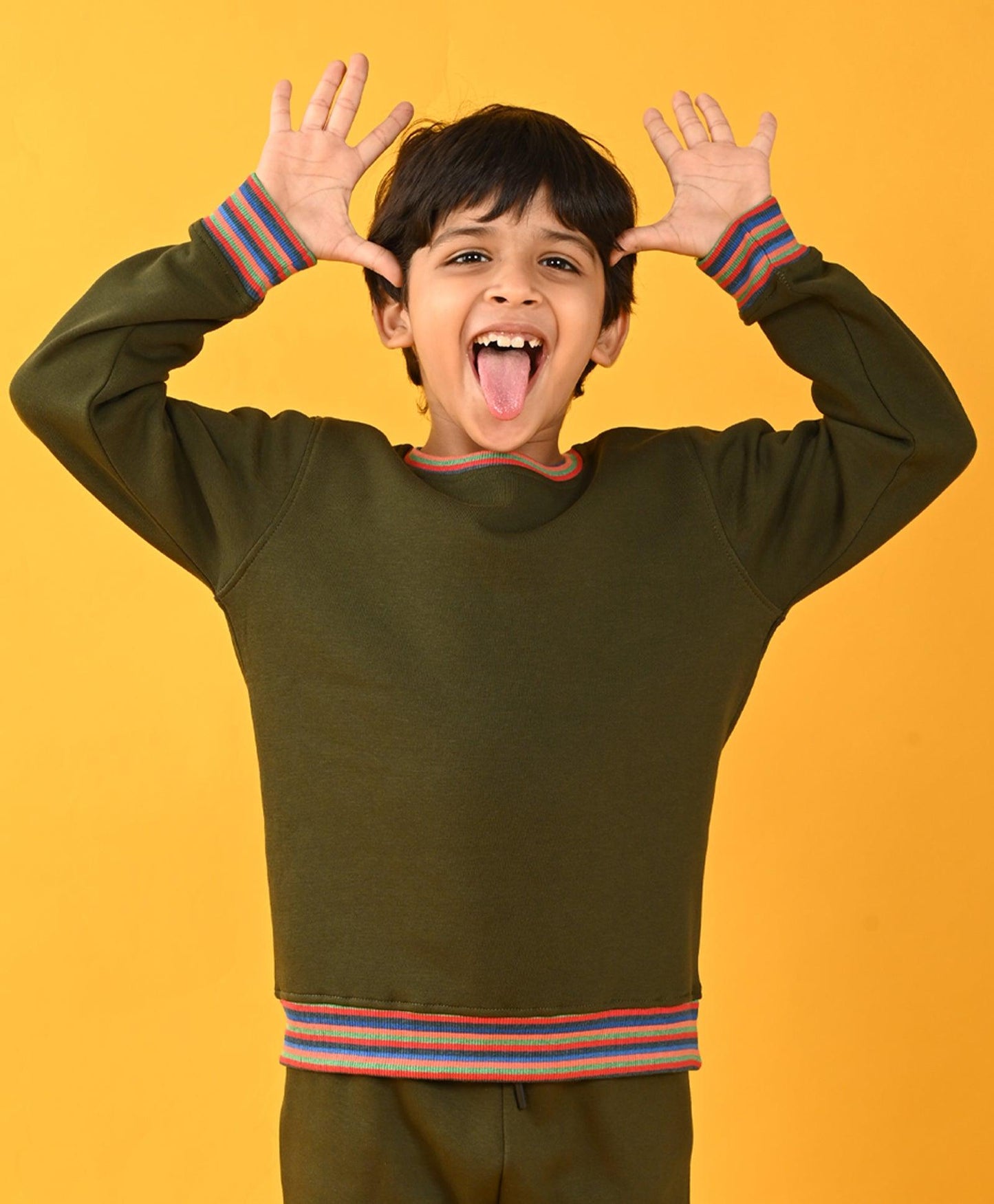 OLIVE MULTICOLOR RIB FLEECE SWEATSHIRT - OLIVE - Anthrilo 