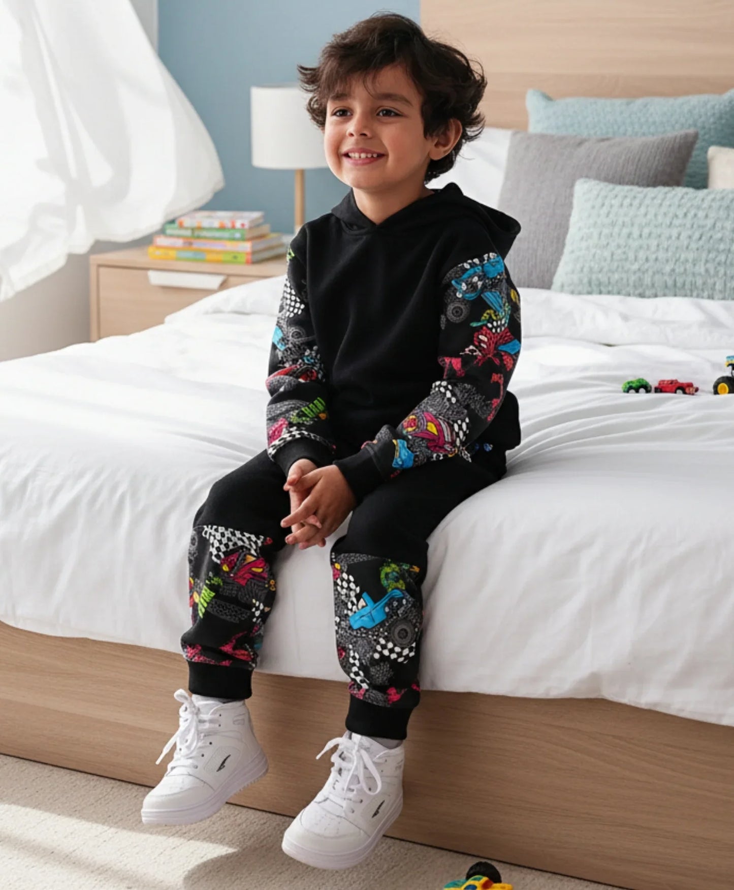 TRUCK BLACK COLOR BLOCK BOYS HOODIE JOGGER SET - BLACK
