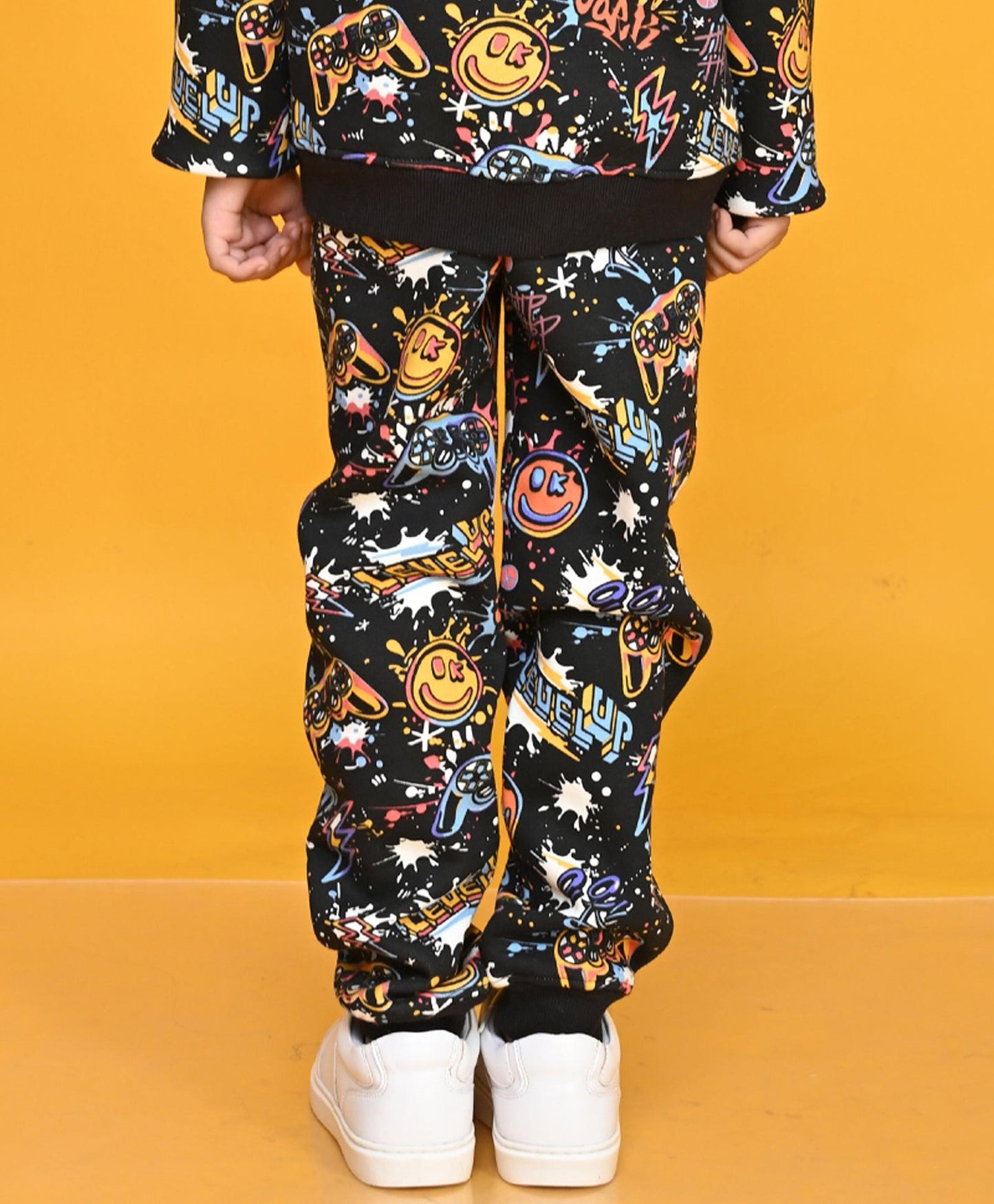 LEVEL UP BOYS FLEECE JOGGER - BLACK