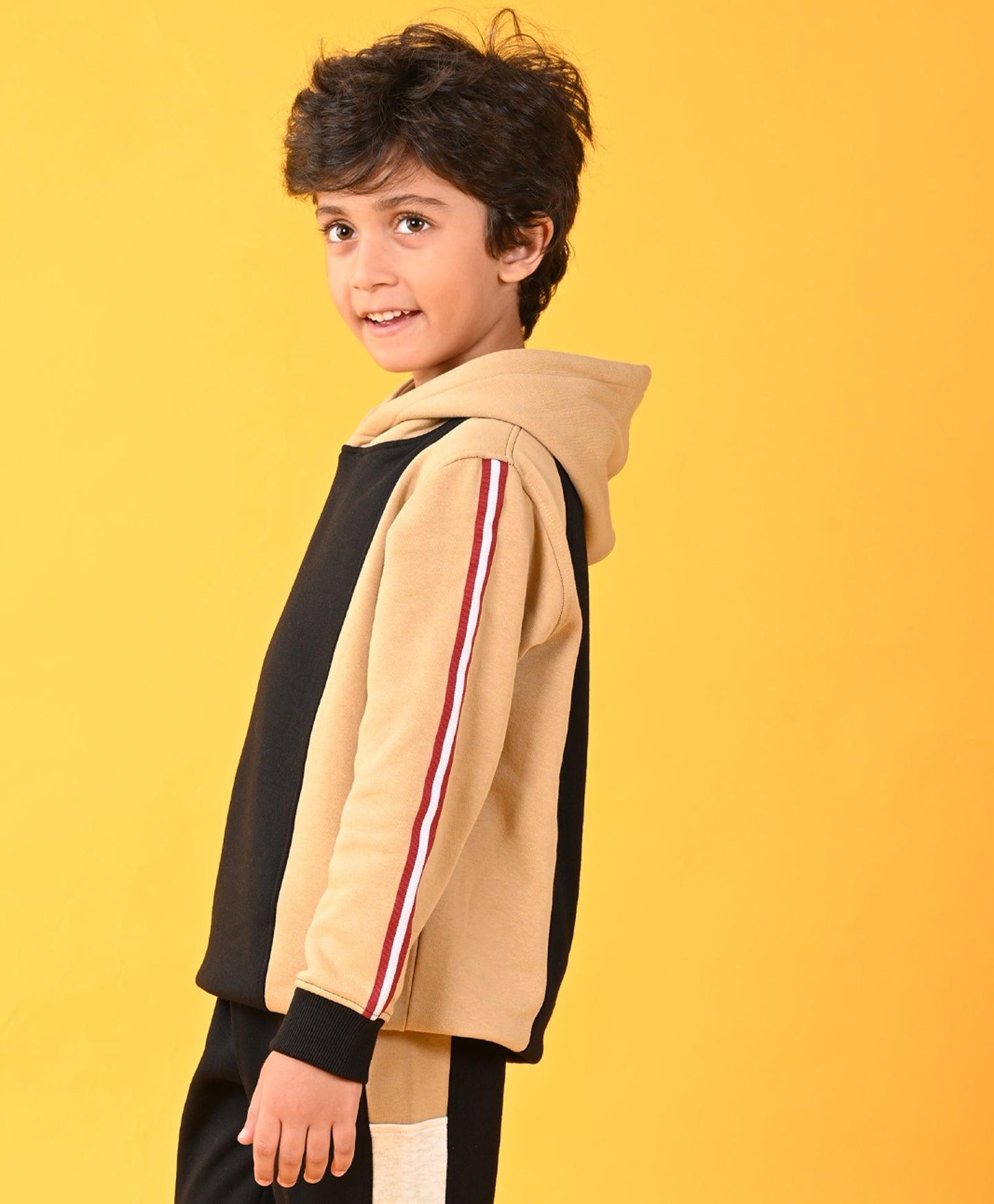 BLACK BEIGE SIDE TAPE FLEECE BOYS HOODIE - BLACK