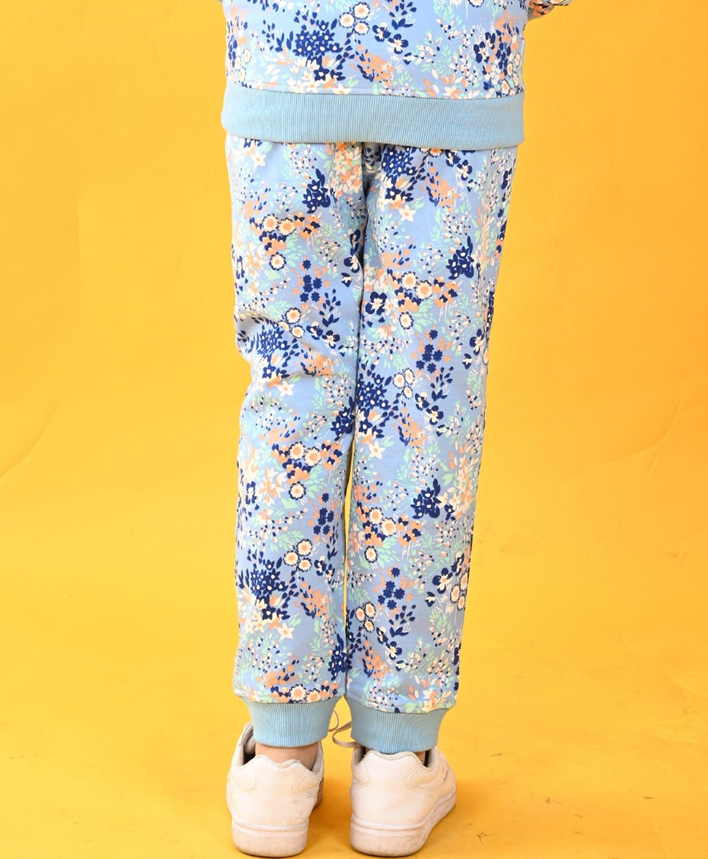 PRETTY BLUE FLOWERS FLEECE JOGGER D - BLUE - Anthrilo 