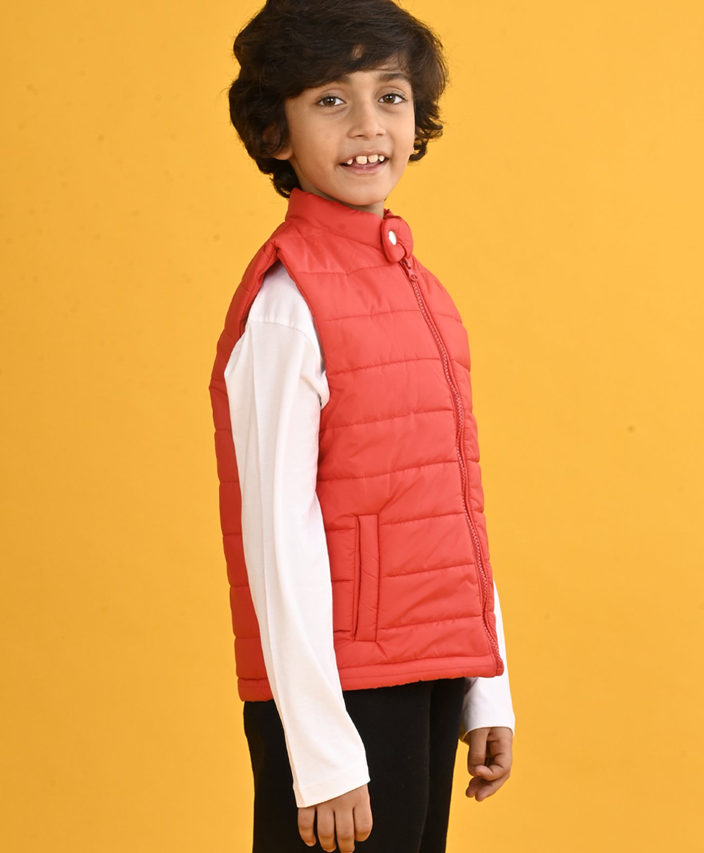 RED SLEEVELESS BOYS JACKET - RED