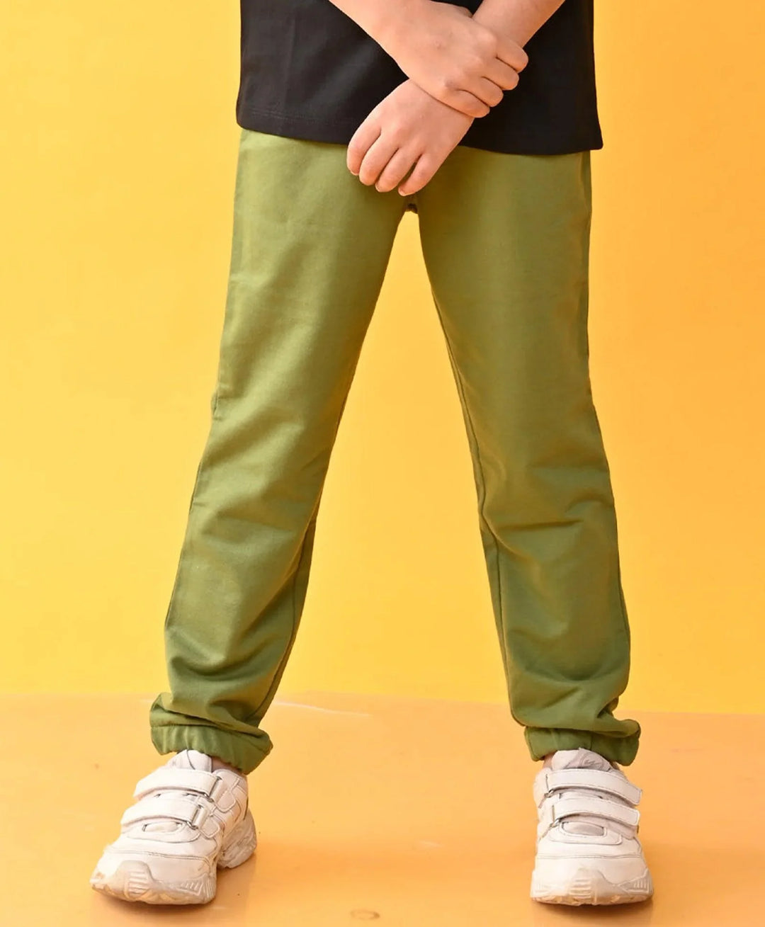 BASKETBALL OLIVE BOYS SUMMER JOGGER - GREEN - Anthrilo 