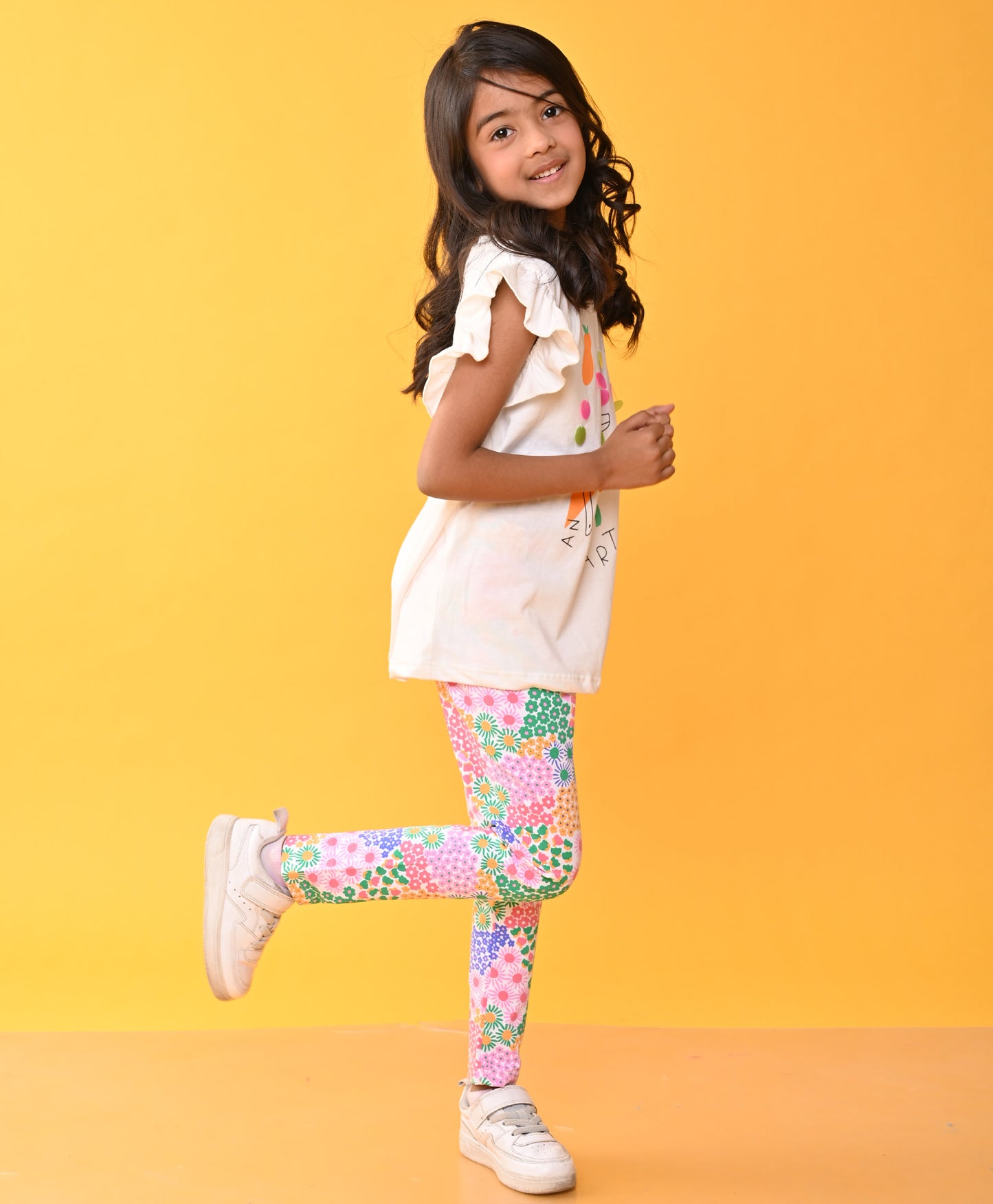 ARTIST T-SHIRT FLORAL LEGGINGS SET - WHITE/ PINK